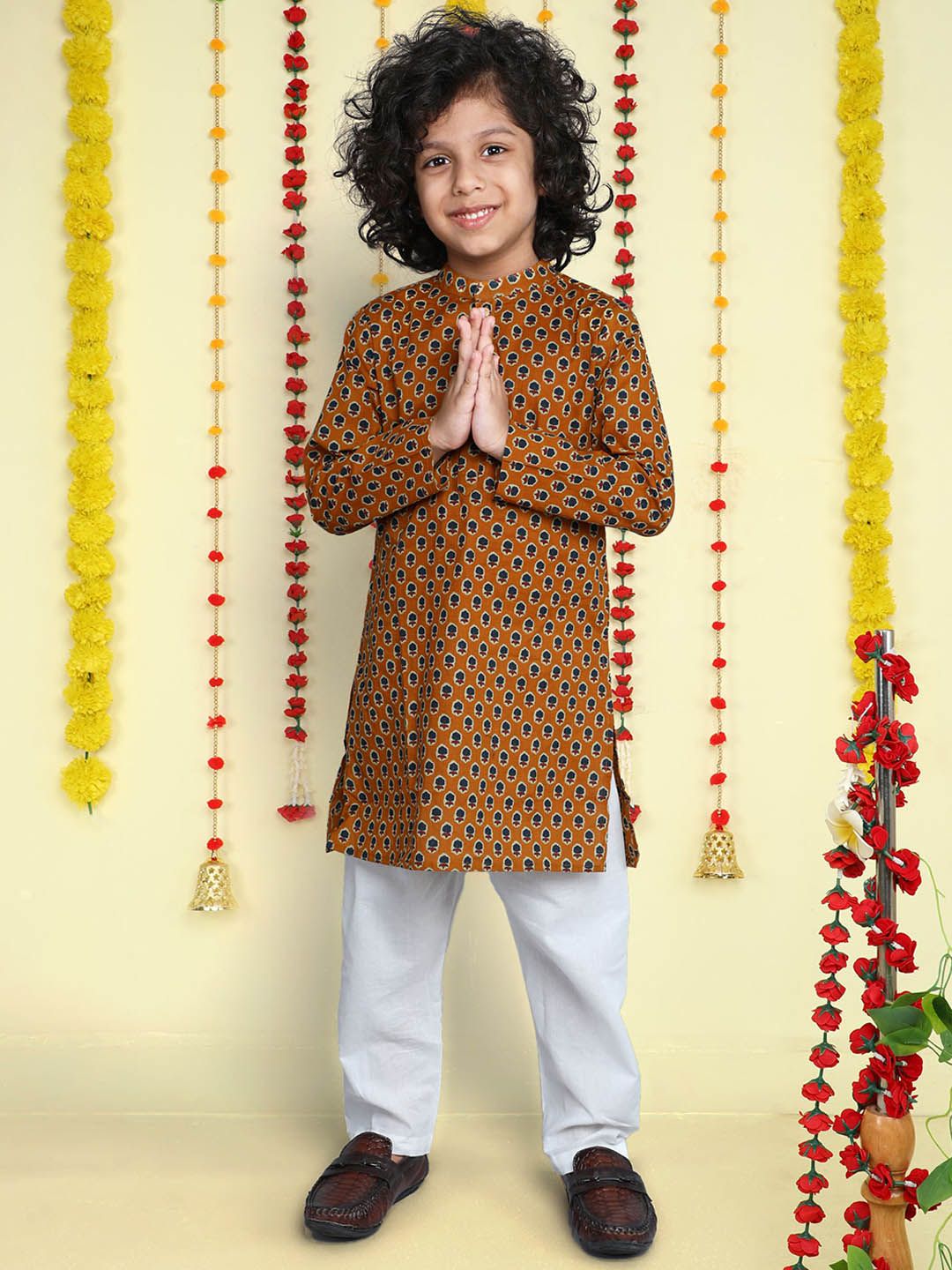 The Magic Wand Boys Floral Printed Regular Pure Cotton Kurta with Pyjamas-picture-17