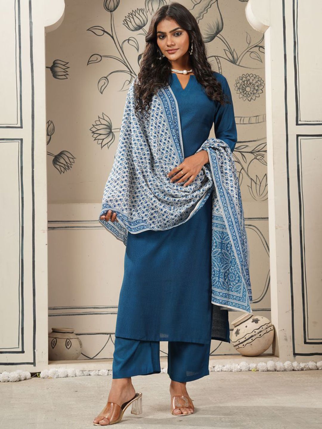 GoSriKi Women Solid Kurta with Trousers & Dupatta-picture-20