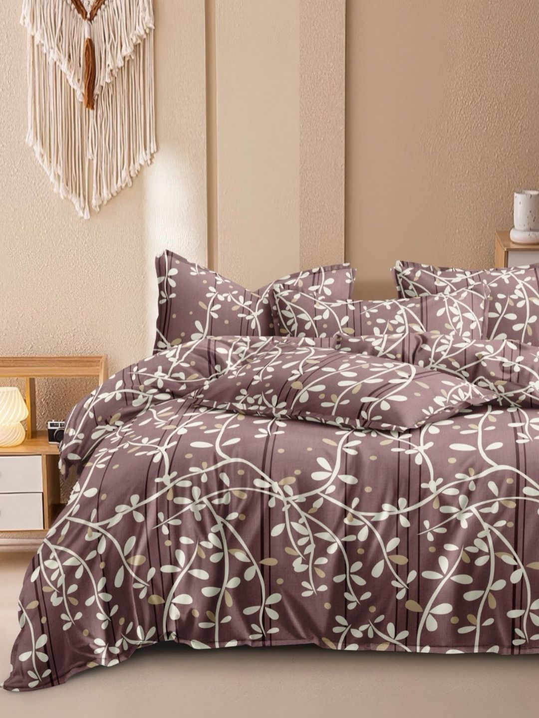 Bajo's Bajo's Brown & White Floral 350 TC King Bedsheet with 2 Pillow Covers