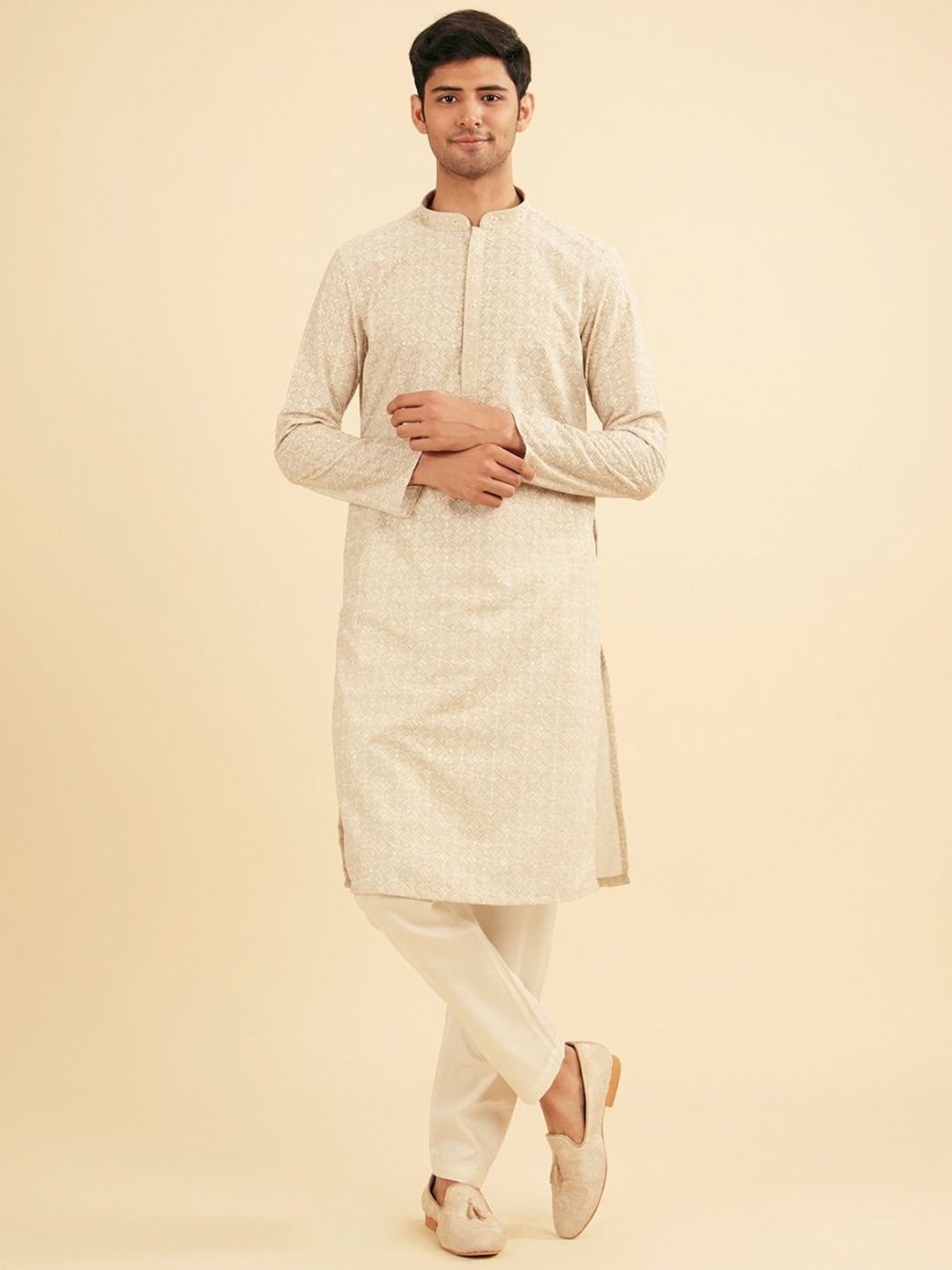 Manyavar Floral Embroidered Mandarin Collar Straight Kurta With Pyjamas-picture-33