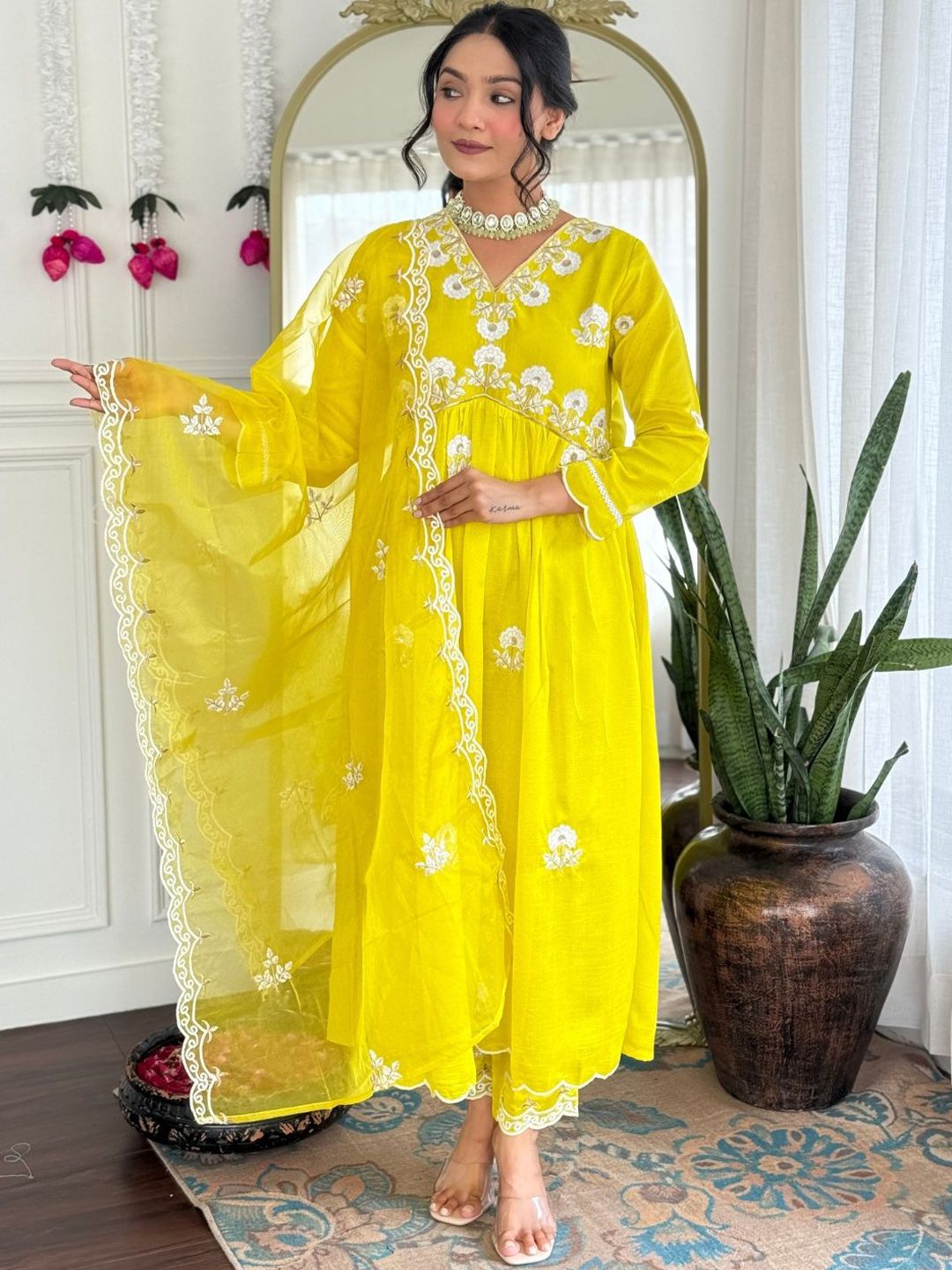 Navlik Floral Embroidered V-Neck Empire Thread Work Anarkali Kurta With Trousers & Dupatta