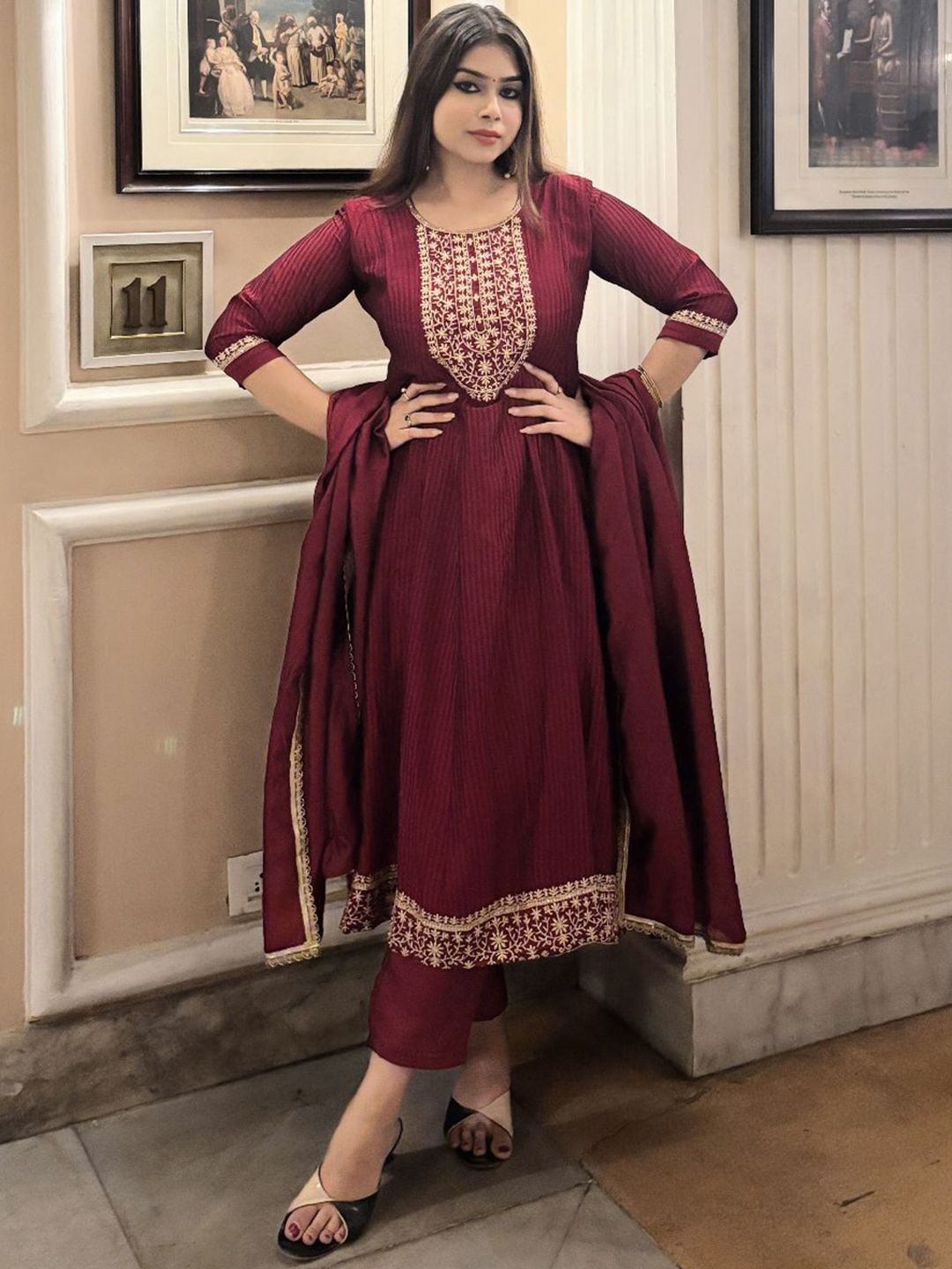 VredeVogel Women Embroidered Kurta Pant Set with Dupatta