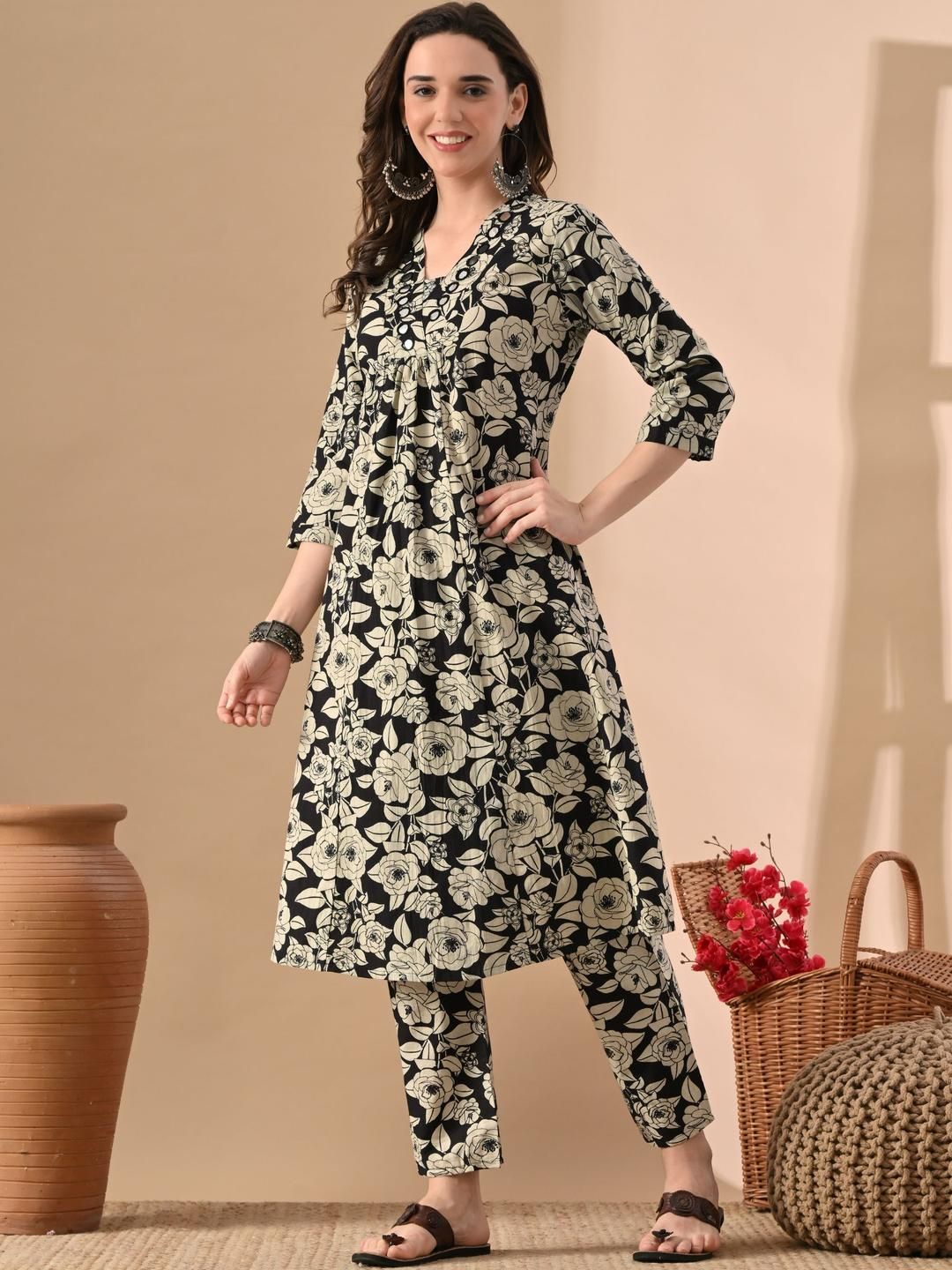 Jaipuri Fashionista Women Black Floral Printed Regular Pure Cotton Kurta with Trousers