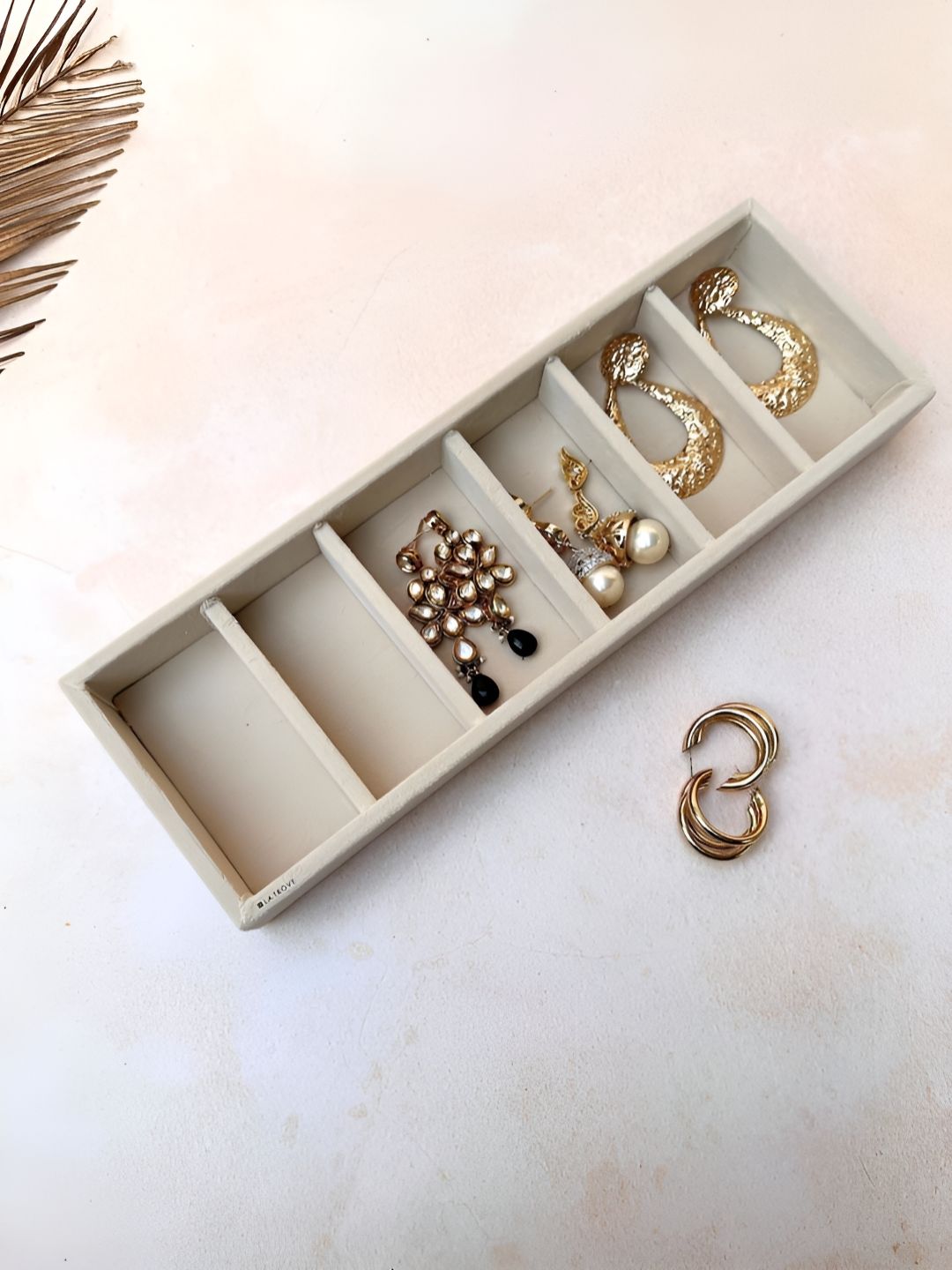 La Trove Cream-Coloured Reusable 6 Grid Jewellery Organiser-picture-14