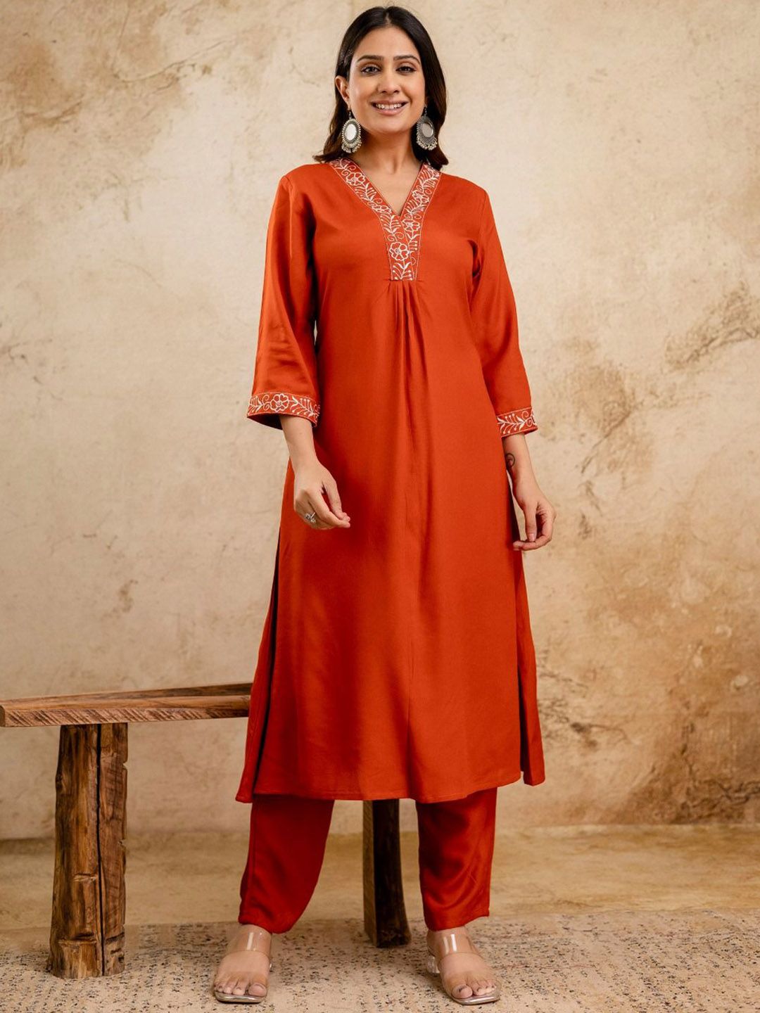 Veshviti Floral Printed Pure Cotton V-Neck A-Line Kurta With Trousers