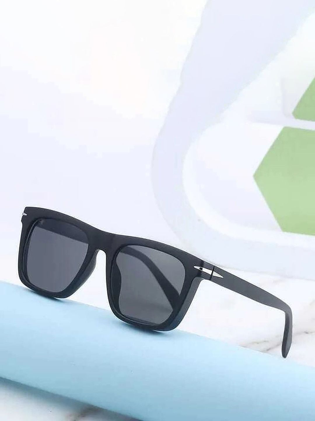 LEGEND EYEWEAR Unisex Full Rim Black UV Protected Lens Square Sunglasses-picture-36