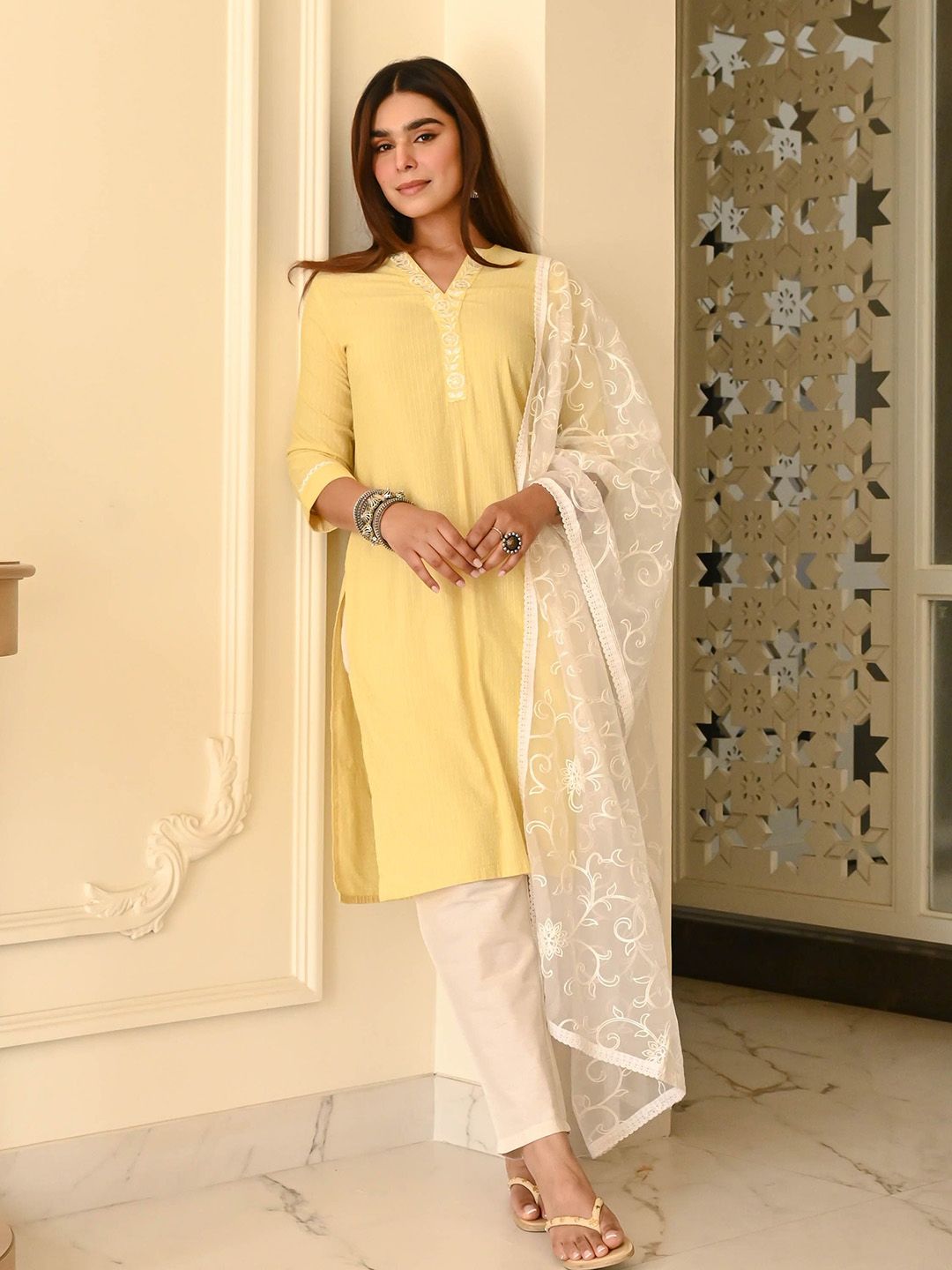 Bunaai Lavanya Striped Notch Neck Thread Work Kurta With Trousers & Dupatta