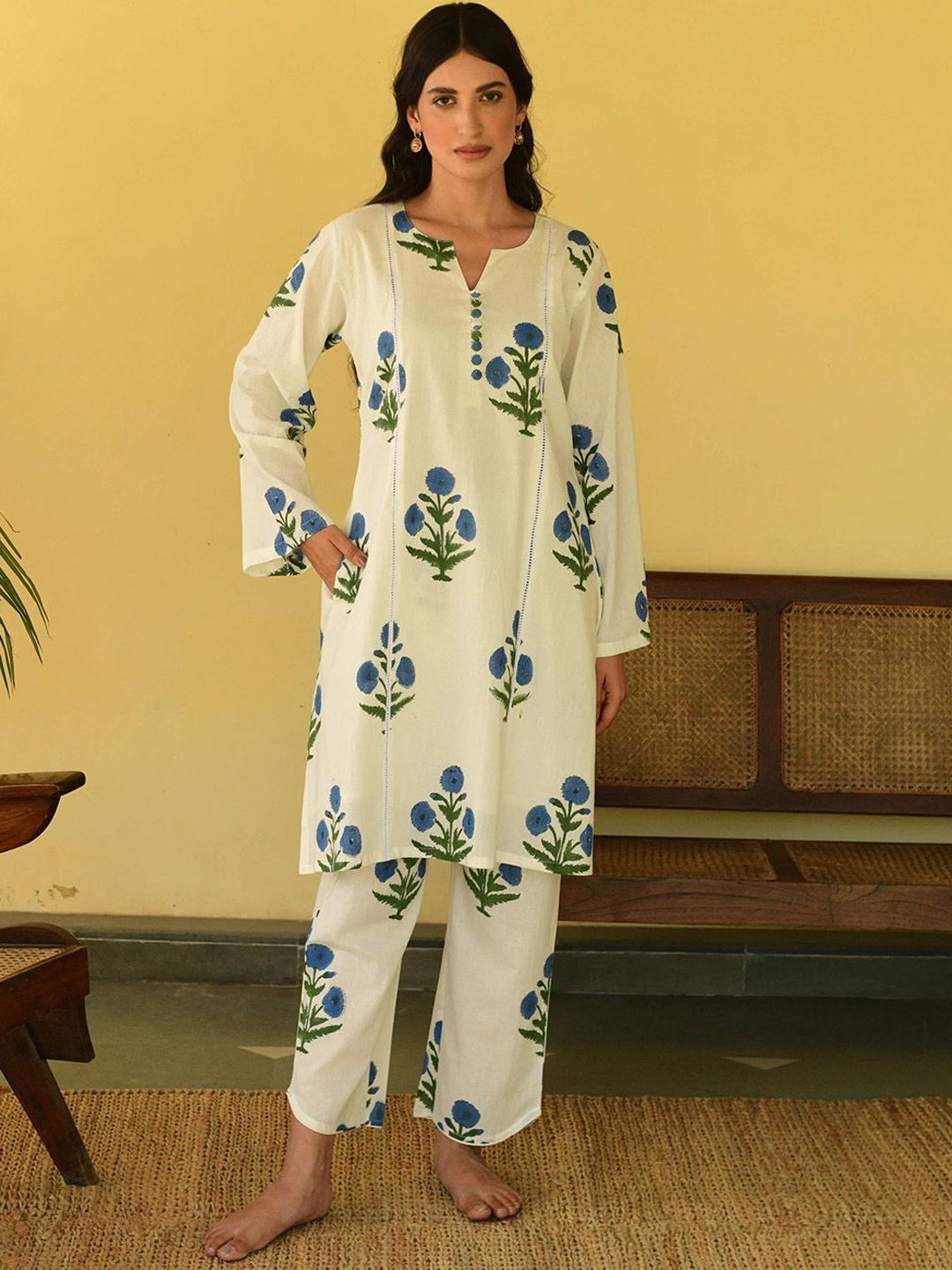 THE FAB FACTORY Floral Printed Notch Neck Straight Kurta With Trousers