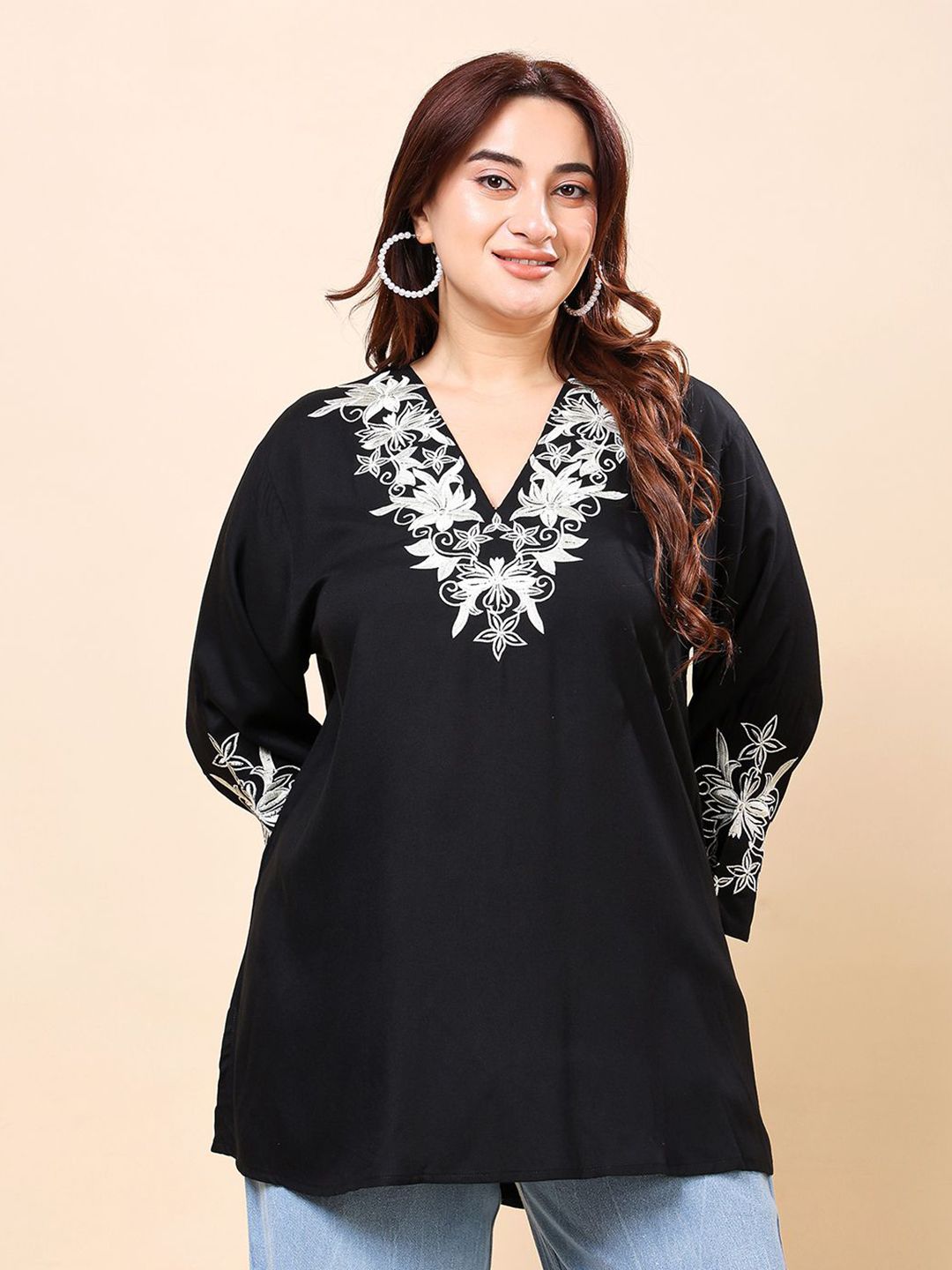 VAAMII Women Ethnic Motifs Embroidered V-Neck Kurti-image-13