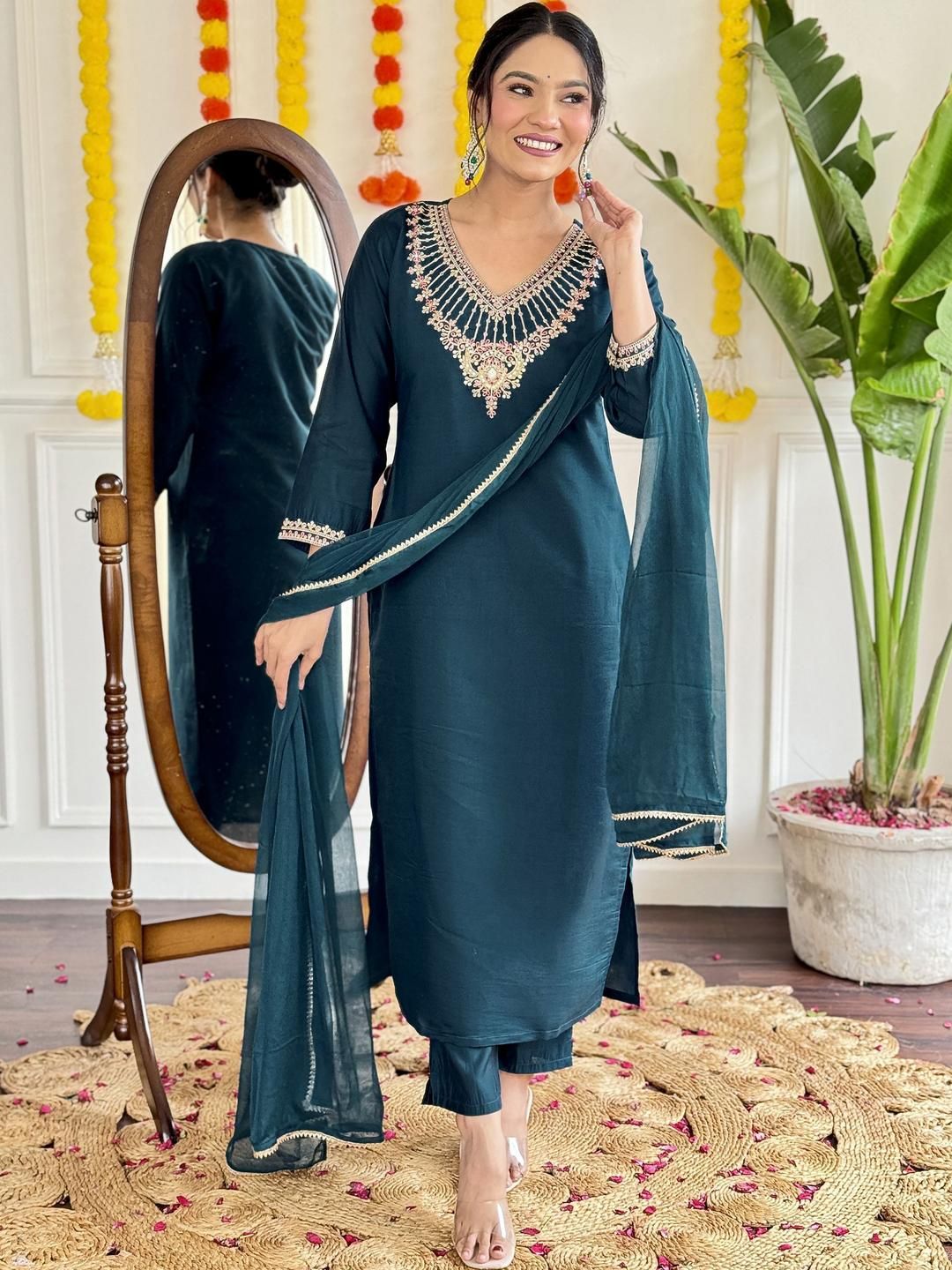 SUPPAR SLEAVE Teal Cotton Blend Kurta Sets