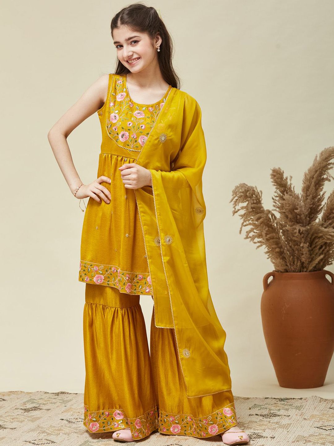 CurlyTales Girls Ethnic Motifs Embroidered Sequinned Kurta with Sharara & Dupatta-picture-10