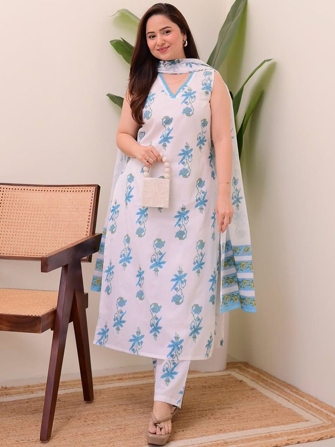 KAMODIAZ Women Floral Printed Regular Pure Cotton Kurta, Trousers With Dupatta