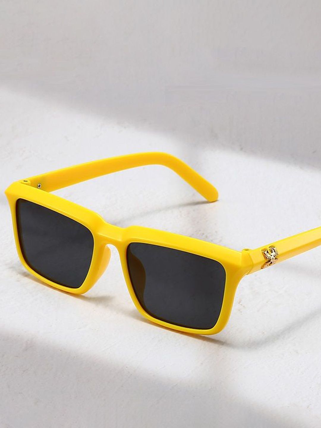 AUGEN Unisex Black Lens & Yellow Rectangle Sunglasses with-picture-17