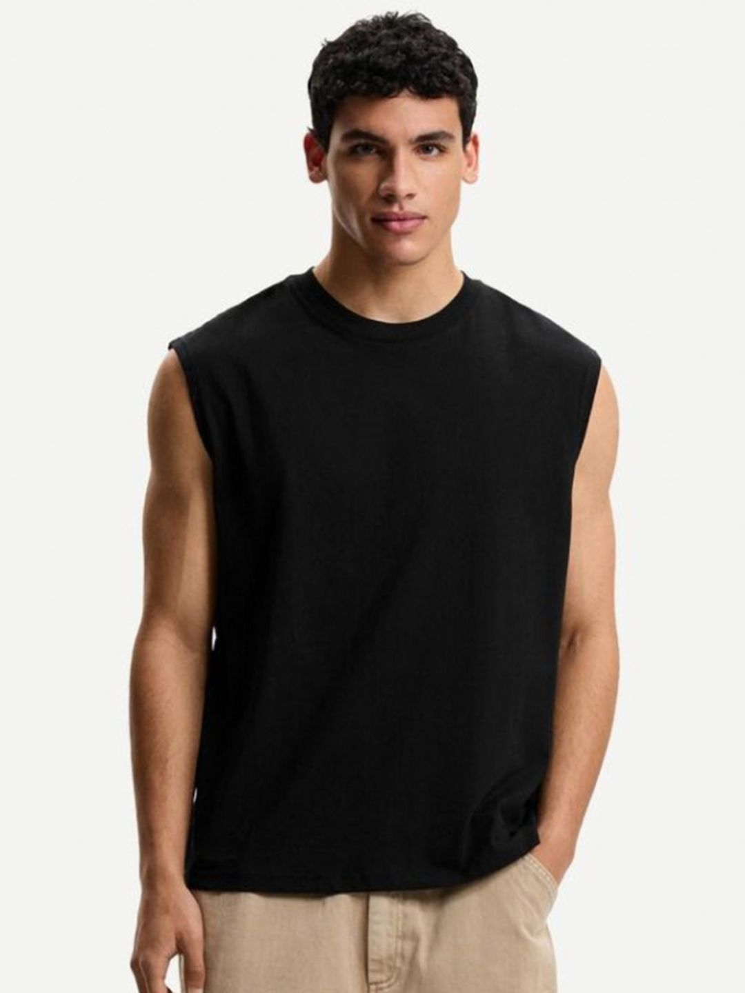 CLAFOUTIS Men Solid Round Neck T-shirt-image-7