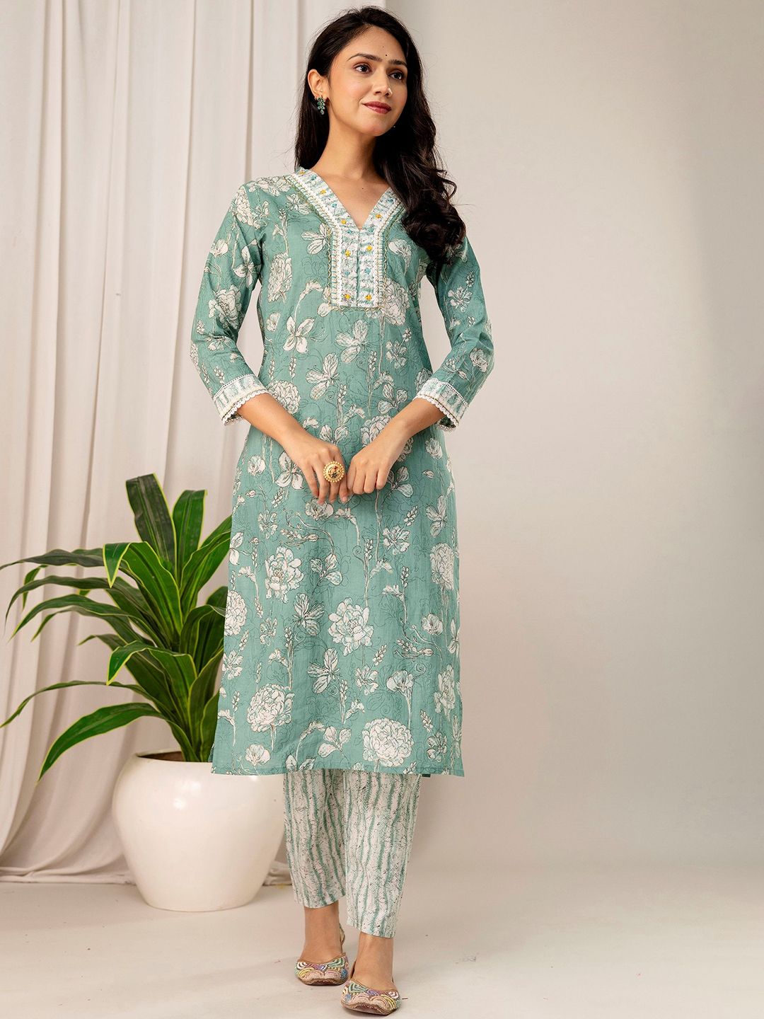 Jasoriya Floral Printed Thread Work Pure Cotton Straight Kurta With Trousers & Dupatta