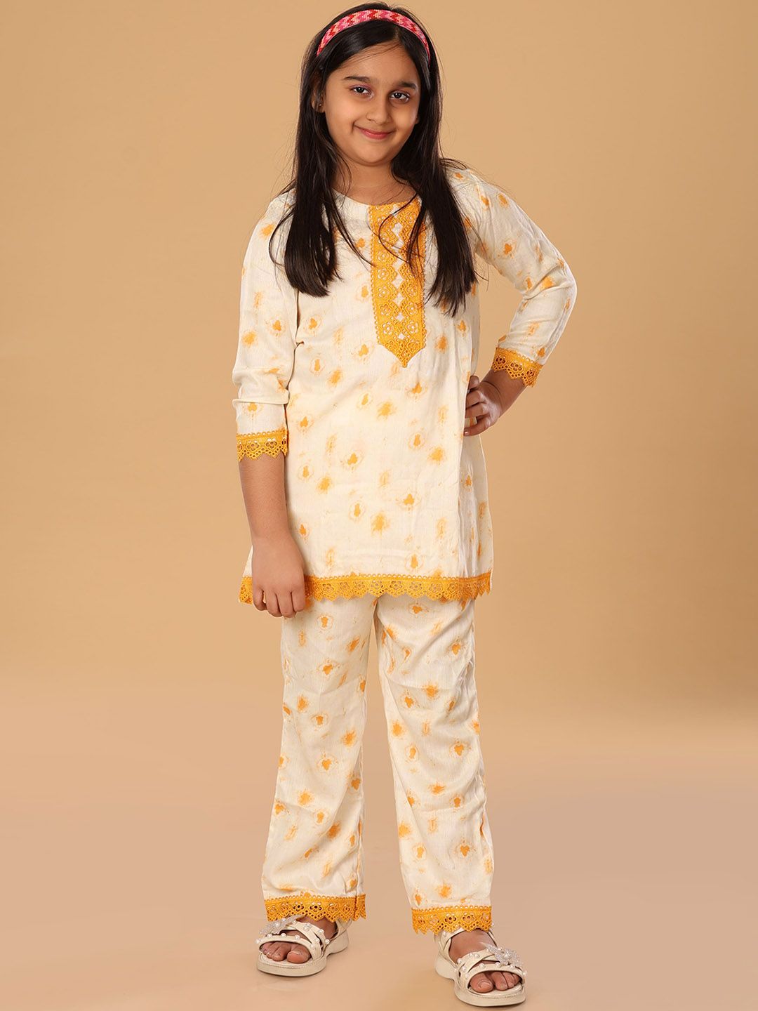 The Mini Trunk Girls Floral Printed Kurta with Trousers-picture-10