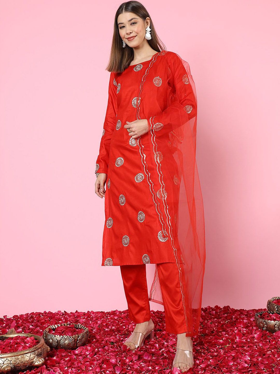THE FAB FACTORY Women Floral Embroidered Thread Work Kurta with Trousers & With Dupatta