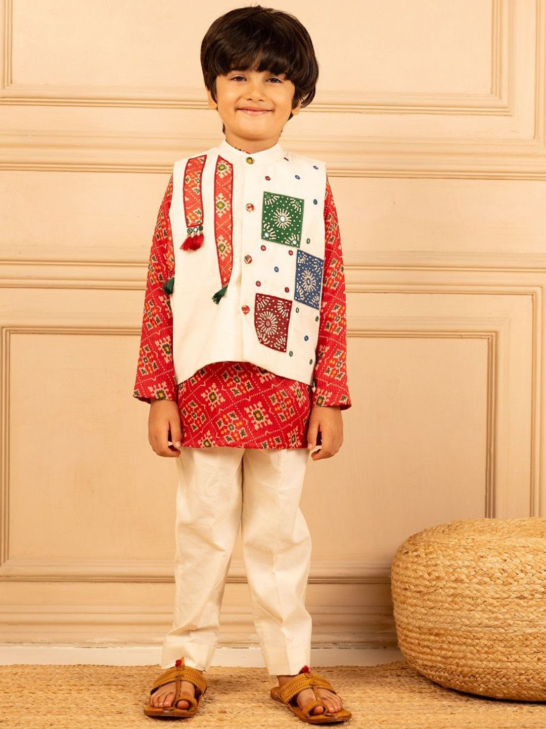 Jilmil Boys Ethnic Motifs Printed Kurta with Pyjama & Nehru Jacket-picture-17