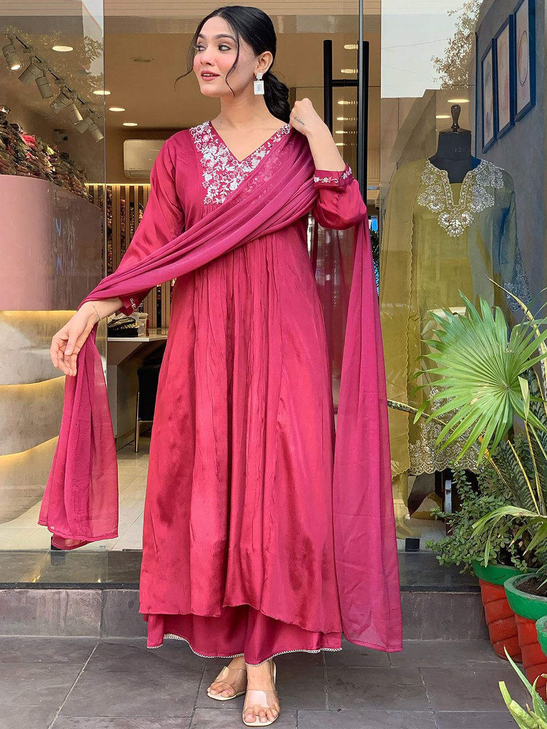 Moda Rapido Women Floral Embroidered Thread Work Kurta with Trousers & With Dupatta