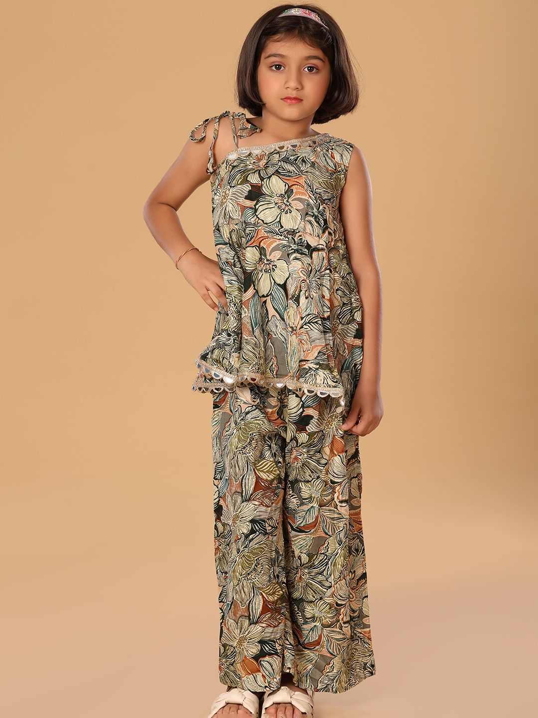 The Mini Trunk Girls Floral Printed Kurti With Trousers-picture-30