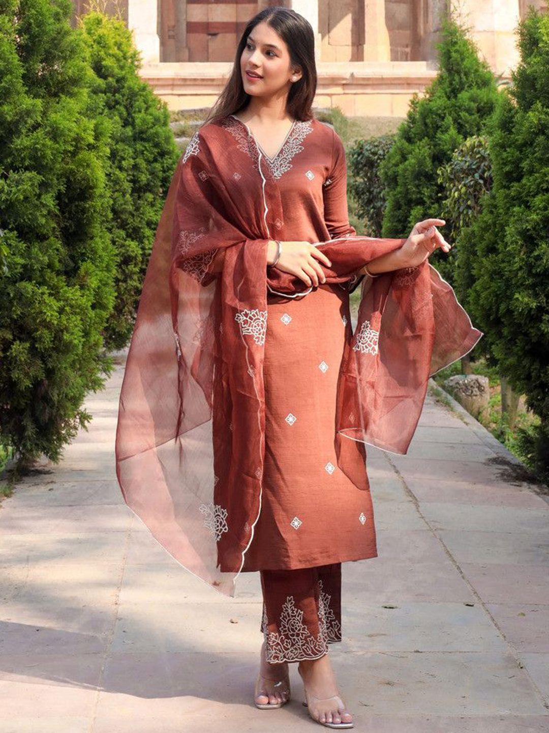 TRAHIMAM Women Ethnic Motifs Embroidered Regular Kurta with Trousers & With Dupatta