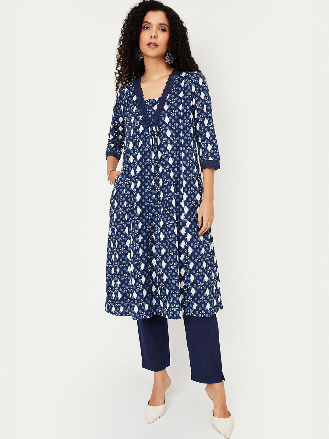 max Ethnic Motifs Printed Square Neck Pure Cotton A-line Kurta With Trousers