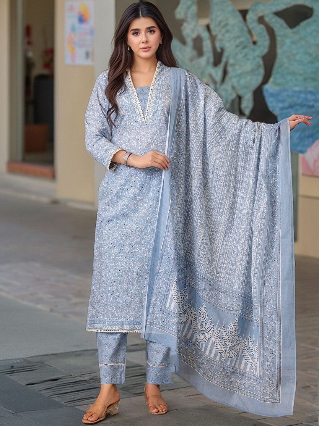 Aaghnya Floral Printed V-Neck Straight Kurta With Trousers & Dupatta