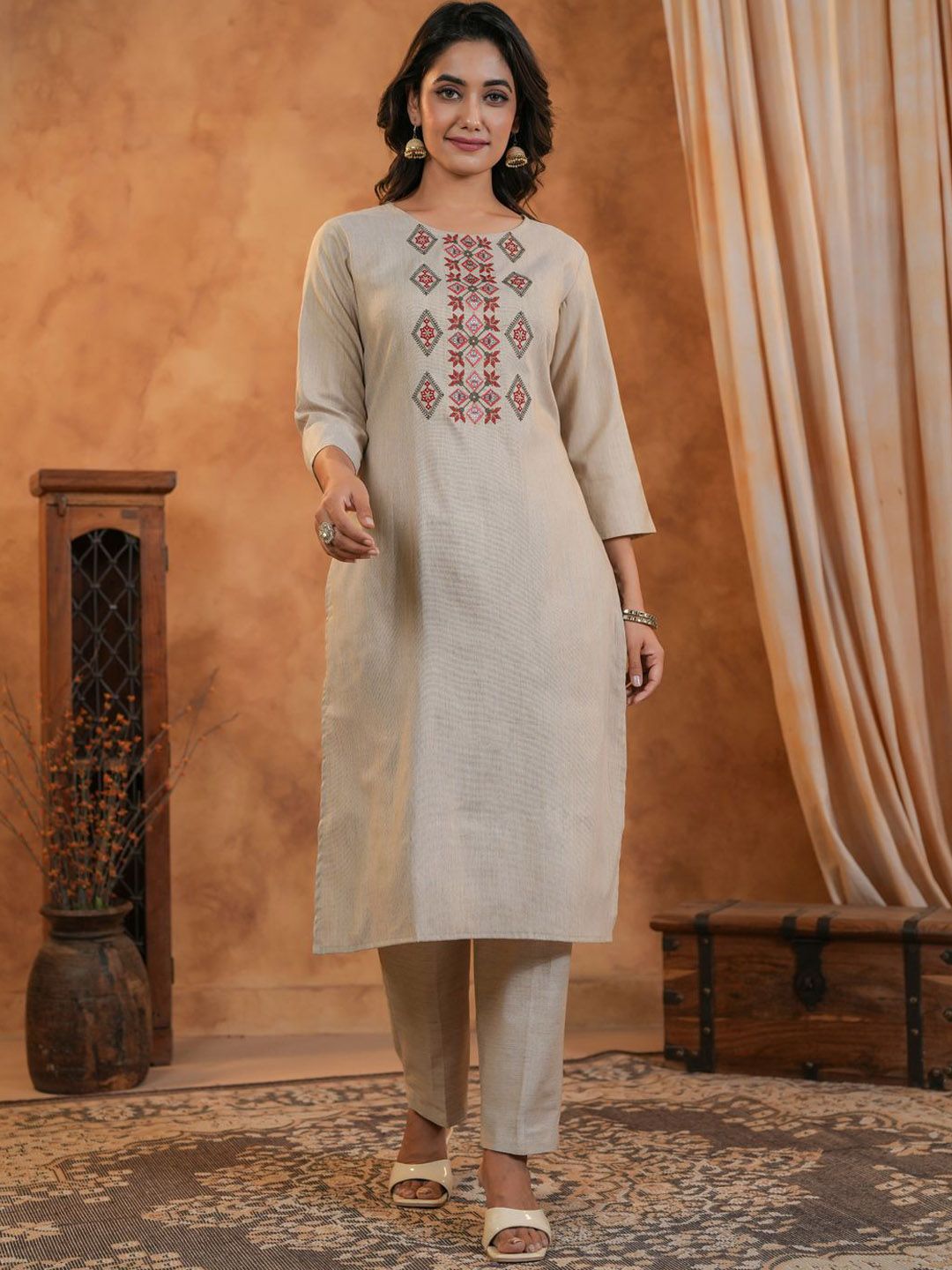 Span Women Floral Embroidered Regular Pure Cotton Kurta Set