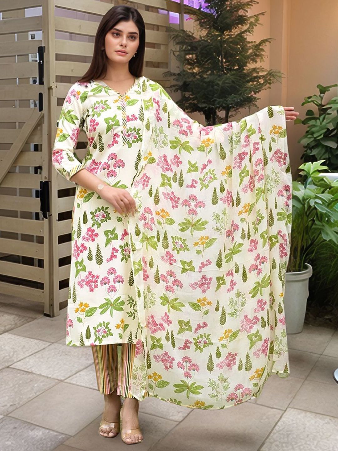 Aaghnya Floral Printed V-Neck Straight Kurta With Trousers & Dupatta