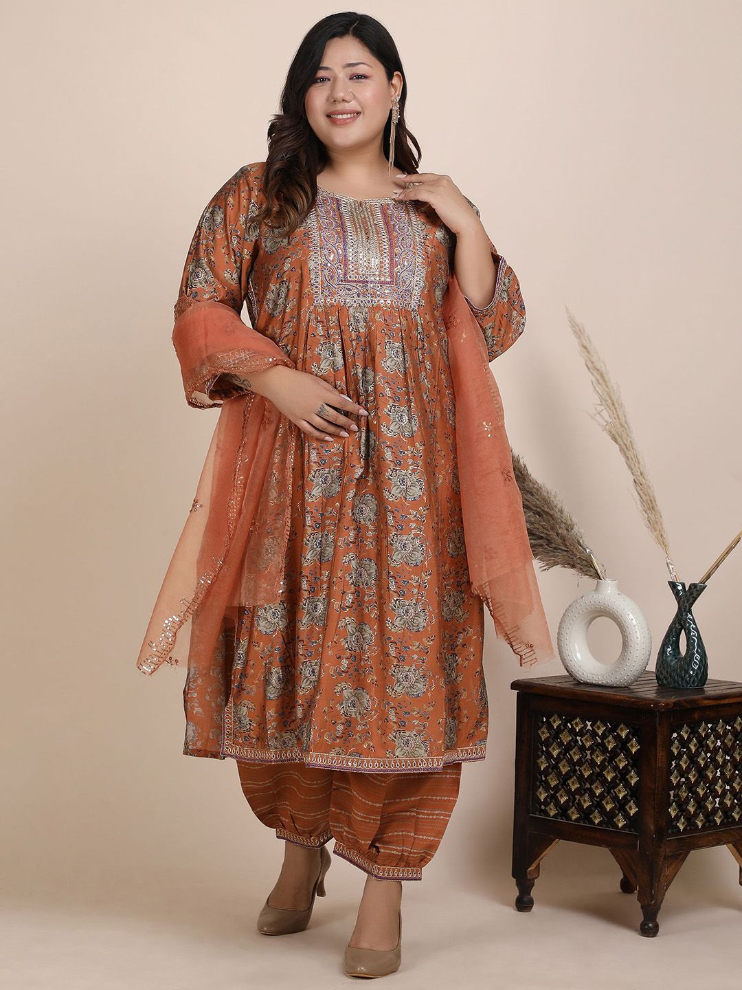Bani Women Floral Printed Kurta with Salwar & Dupatta