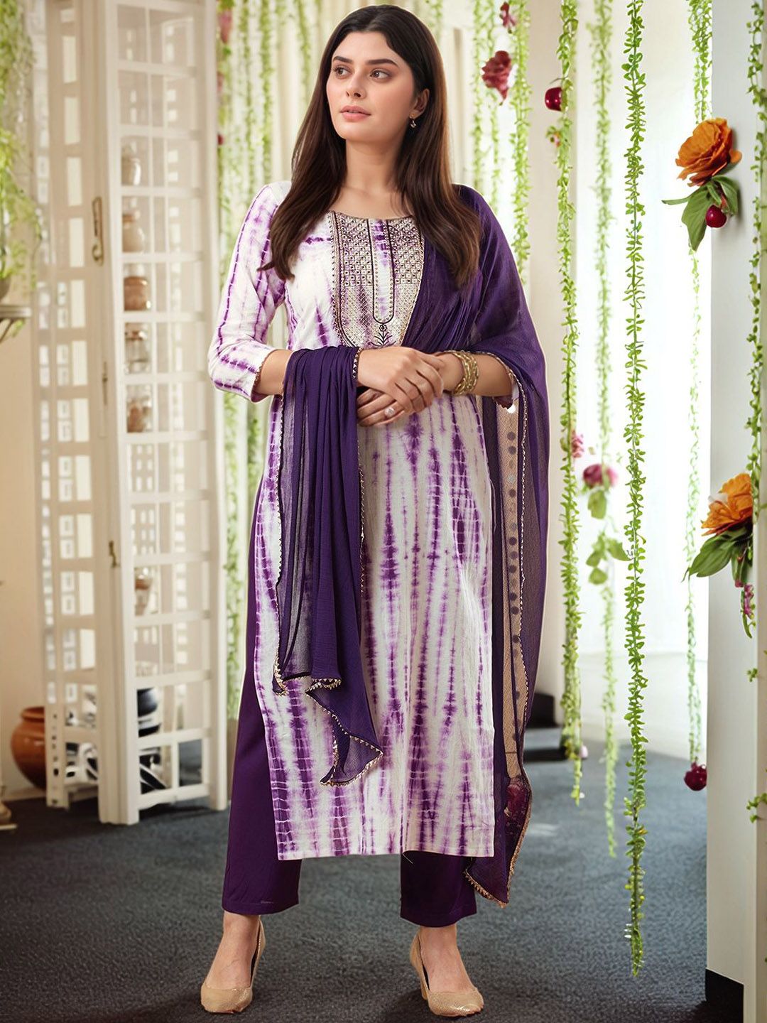 Aaghnya Tie & Dyed Sequinned Straight Kurta With Trousers & Dupatta