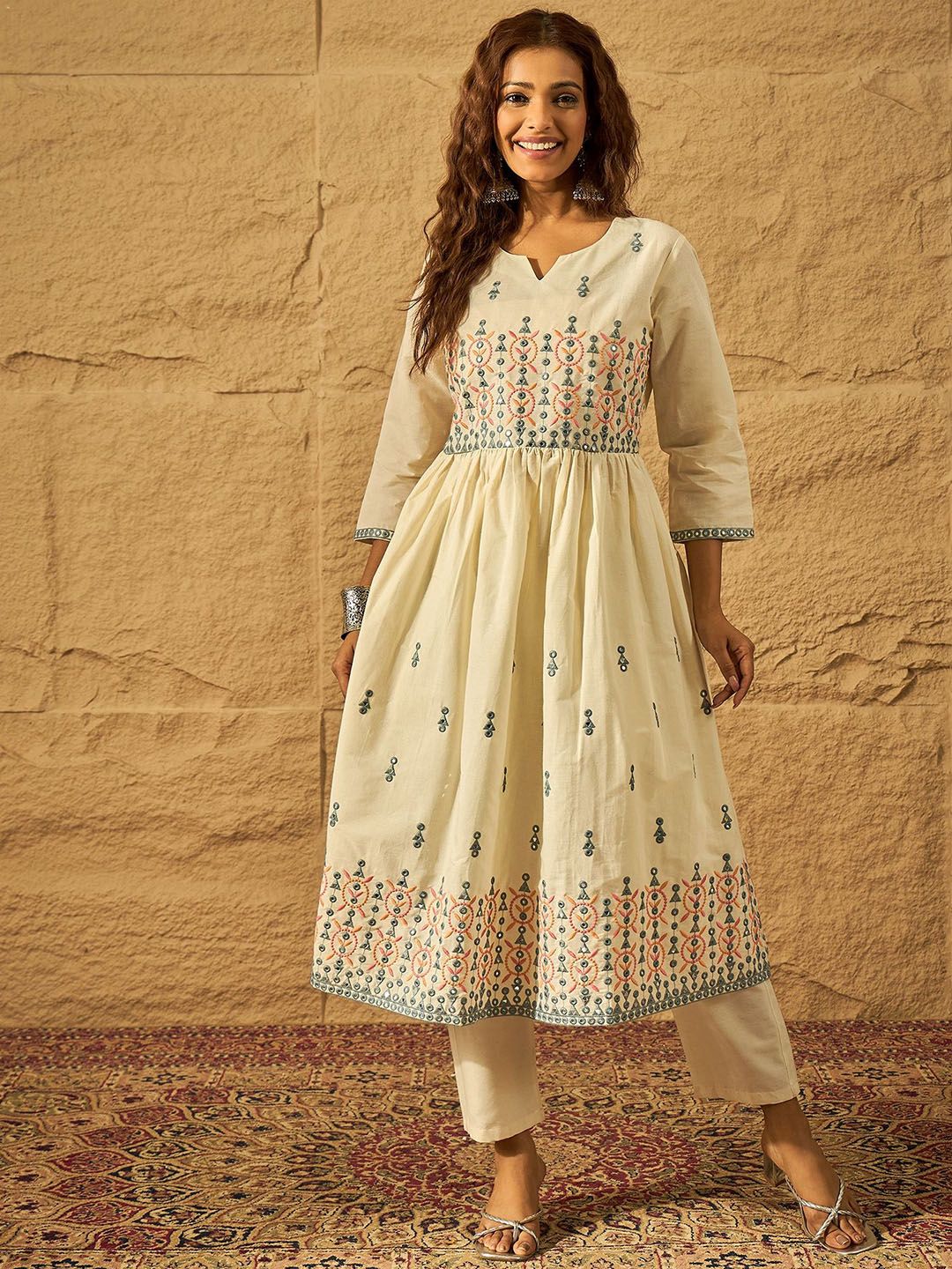 House of Pataudi Women Floral Embroidered Cotton Kurta with Trousers-picture-34