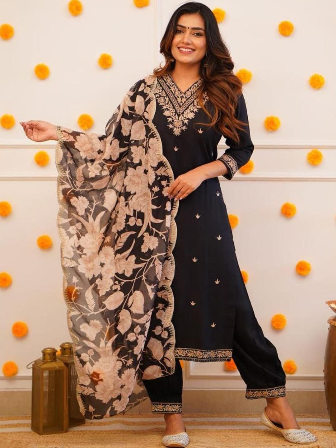 SUPPAR SLEAVE Women Cotton Blend Kurta Sets