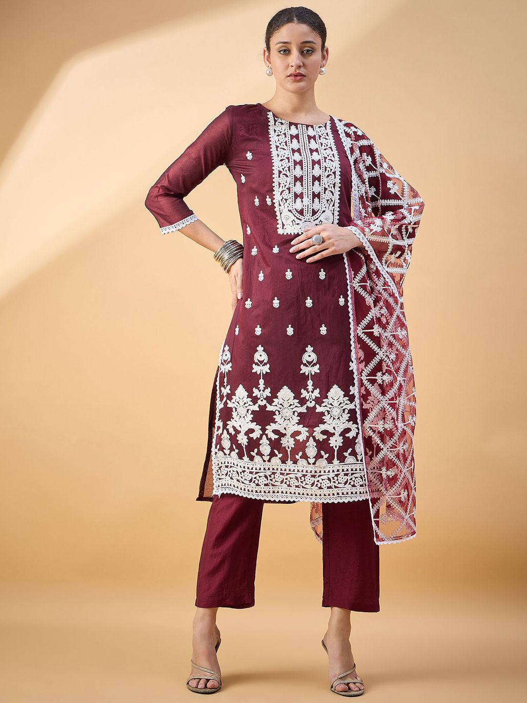 House of Pataudi Women Floral Embroidered Round Neck Kurta & Trousers & Dupatta-picture-41