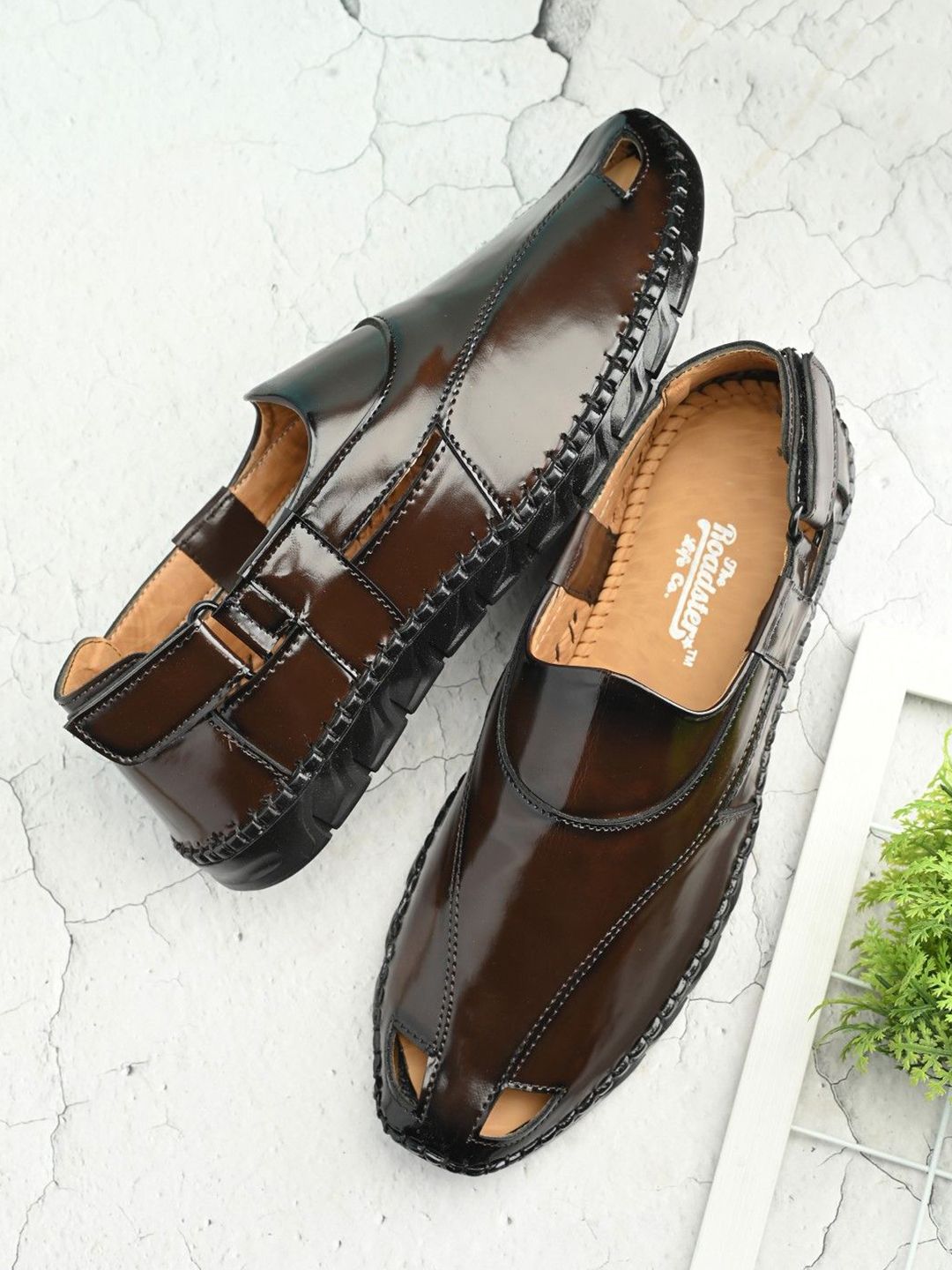 The Roadster Lifestyle Co Men Round-Toe Shoe-Style Sandals-picture-45