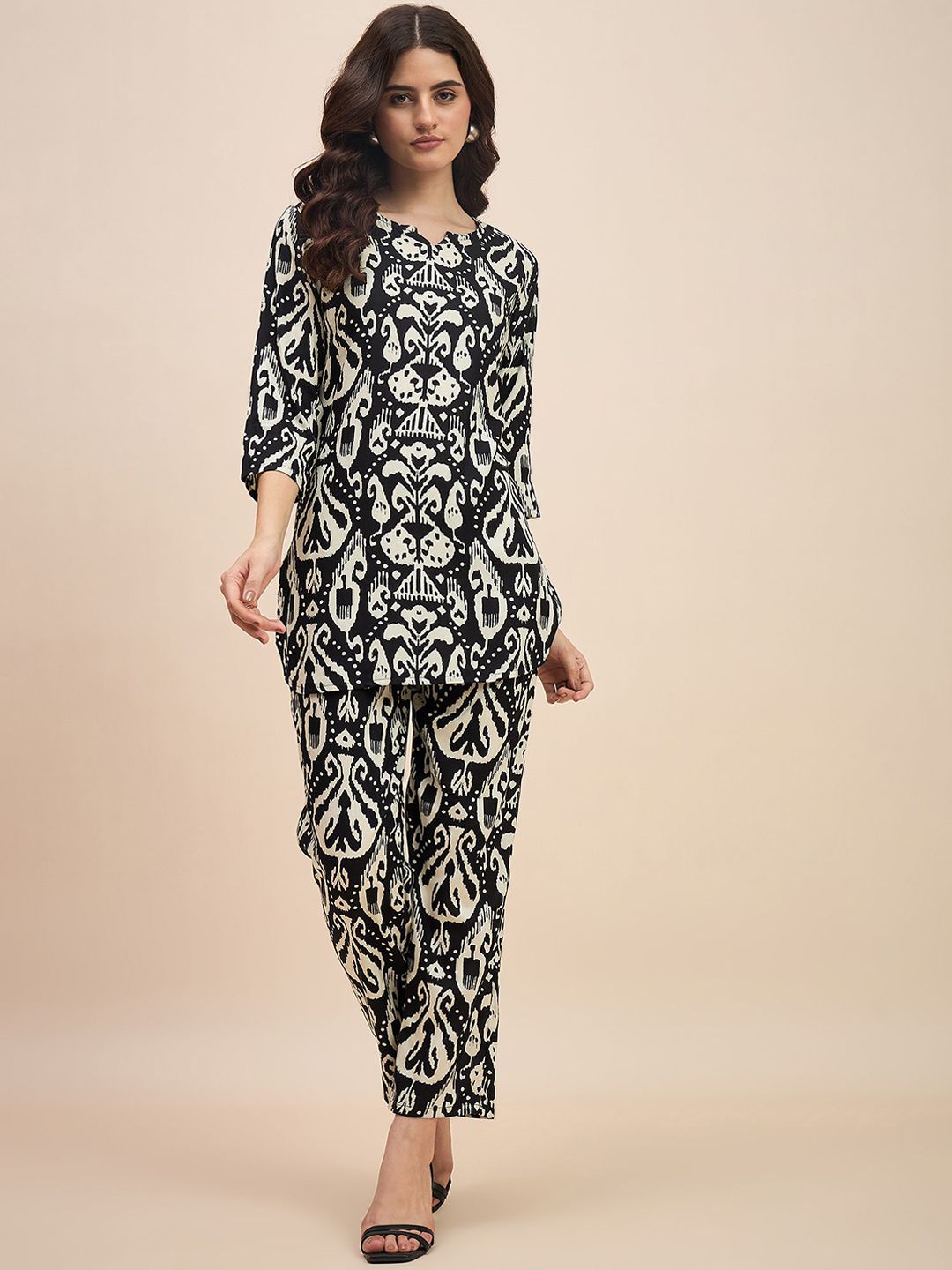 TRUVON FASHIONS Women Abstract Printed Pure Cotton Kurta with Trouser