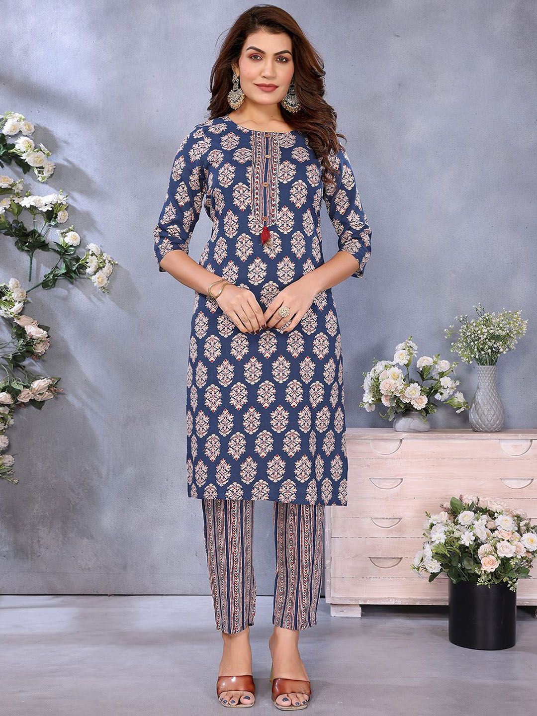 Rangita Floral Printed Round Neck Straight Kurta With Trousers-picture-17