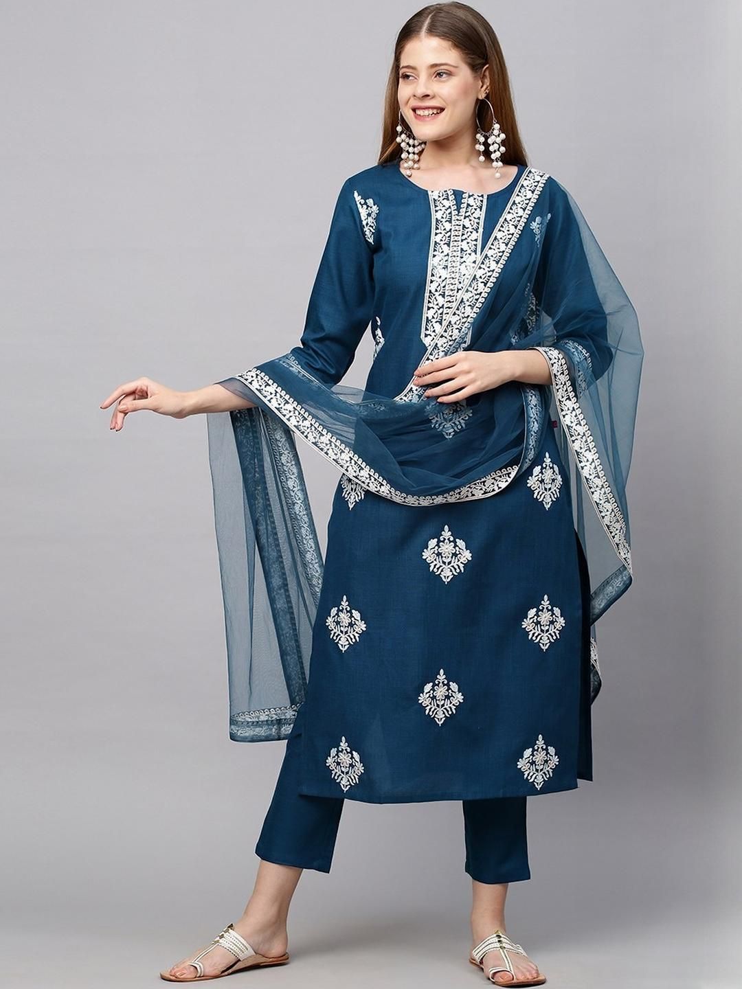 SUPPAR SLEAVE Women Silk Blend Kurta Sets