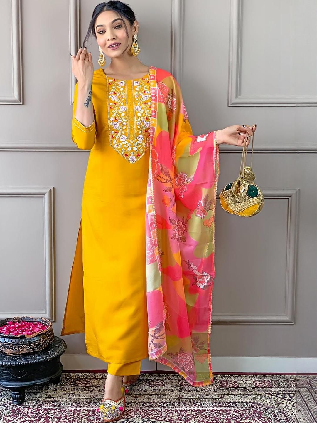 SUPPAR SLEAVE Women Silk Blend Kurta Sets