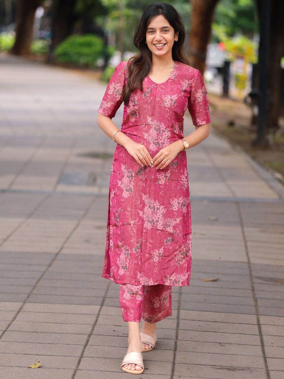 Anni Designer Women Floral Printed Kurta with Trousers