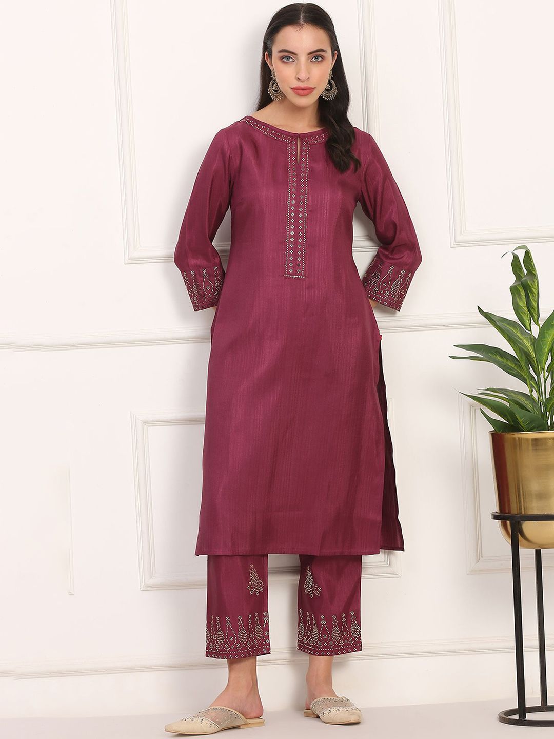 W Women Ethnic Motifs Embellished Regular Beads and Stones Kurta with Trousers