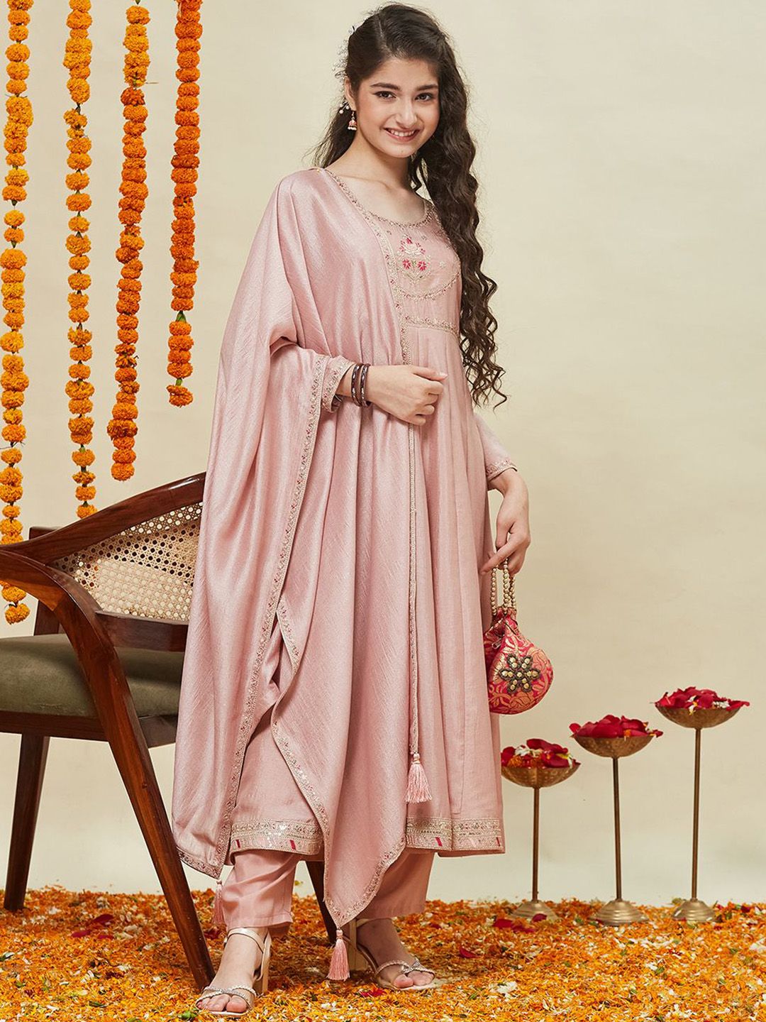 CurlyTales Girls Floral Embroidered Kurta with Trousers & Dupatta-picture-30