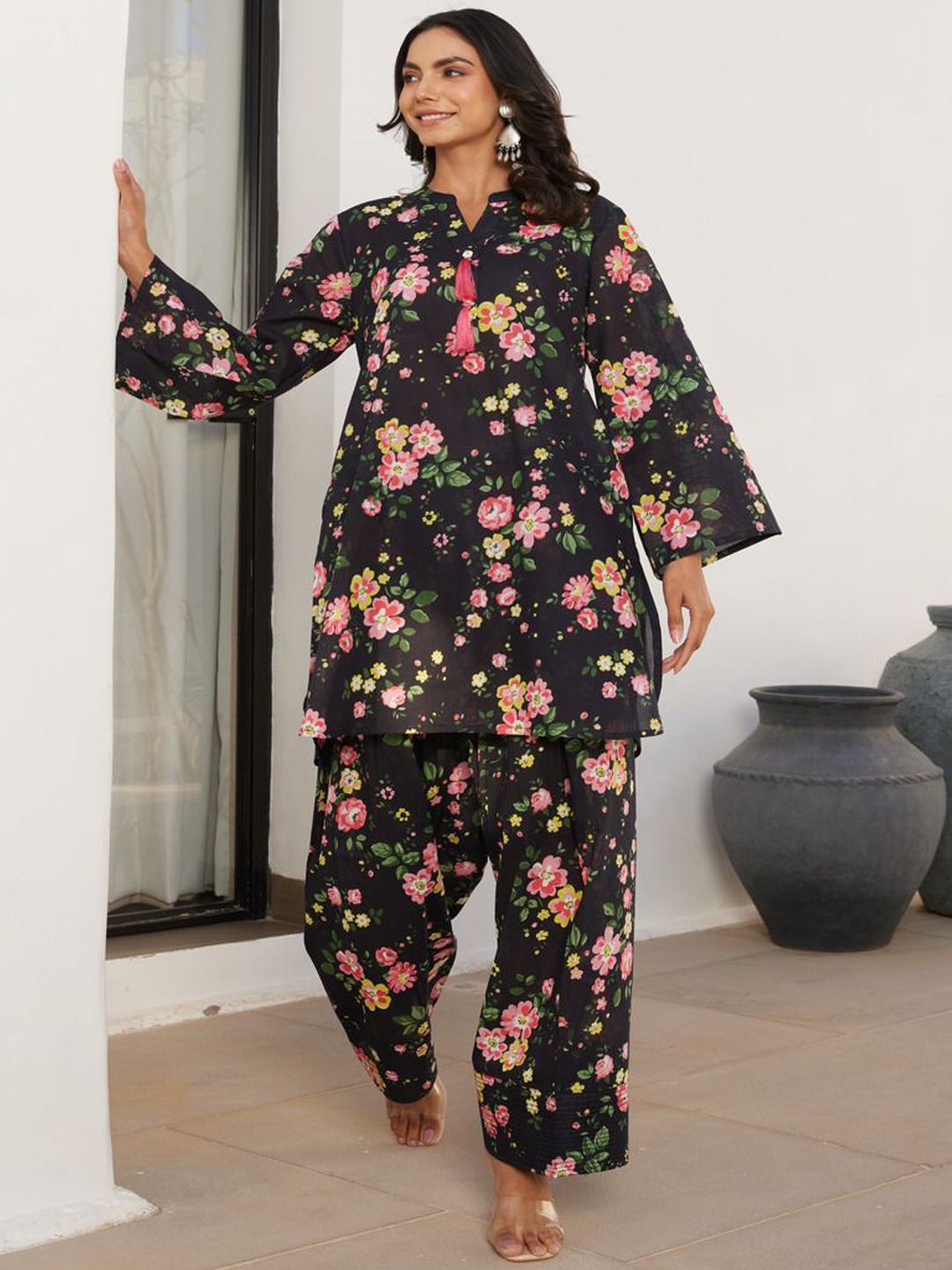 TARA-C-TARA Floral Printed Mandarin Collar A-Line Pure Cotton Kurta With Trousers