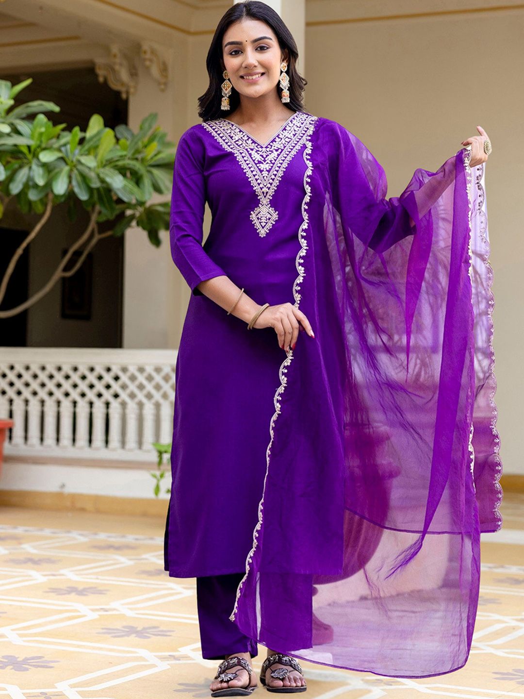 Navlik Women Embroidered Regular Thread Work Kurta with Trousers & Dupatta