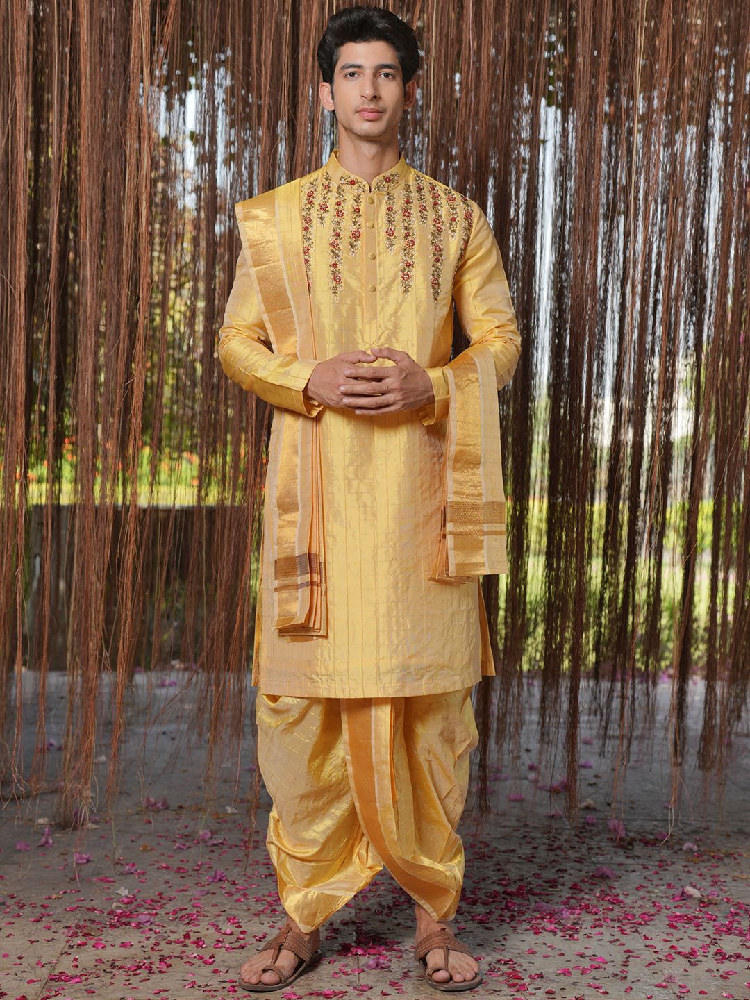 HILO DESIGN Floral Yoke Design Mandarin Collar Pure Silk Kurta & Dhoti With Dupatta-picture-33
