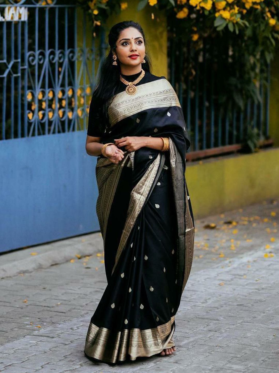 VILLE FASHION Ethnic Motifs Woven Design Zari Kanjeevaram Saree-picture-39