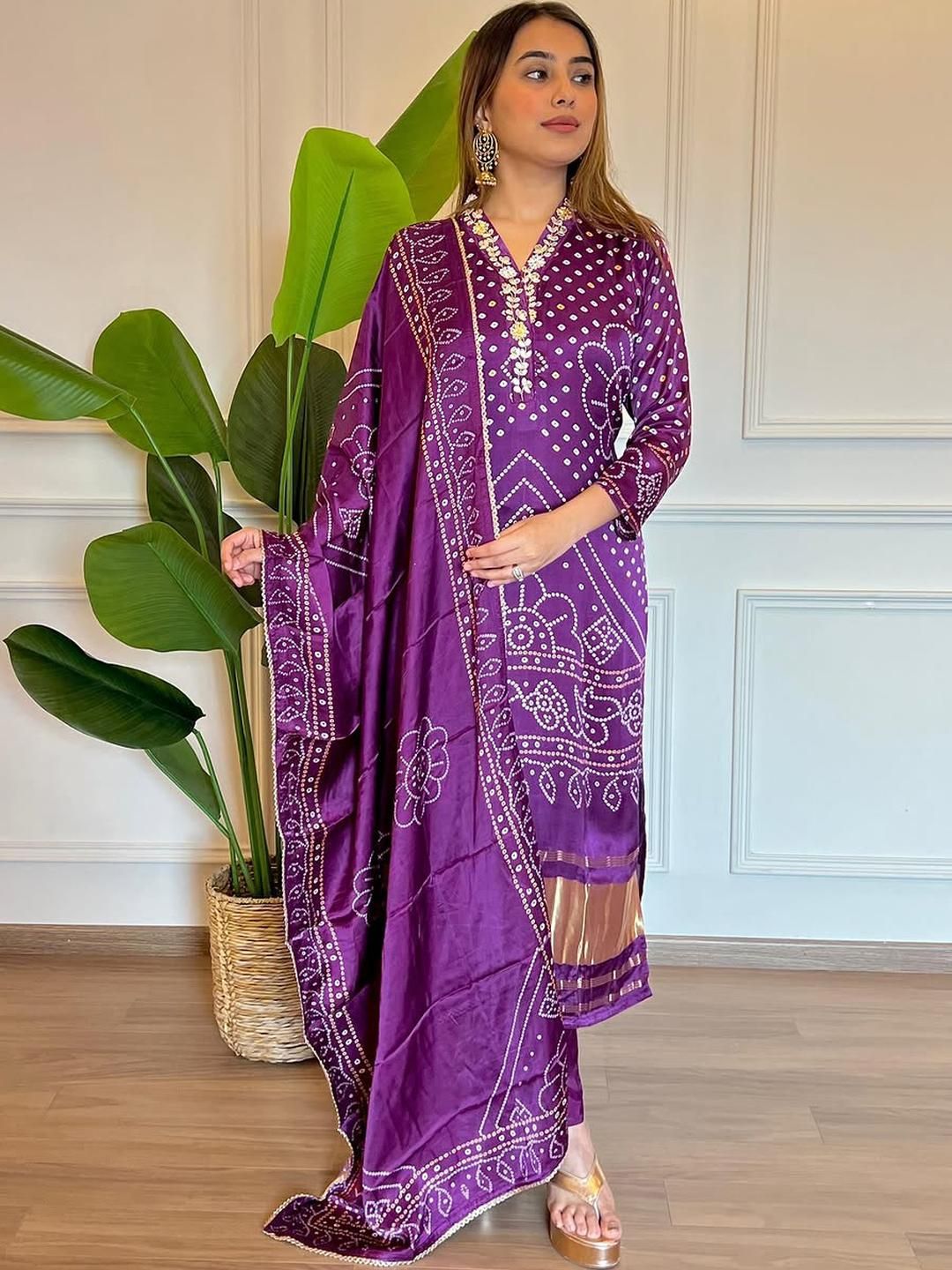 CaniBani Women Silk Blend Kurta Sets