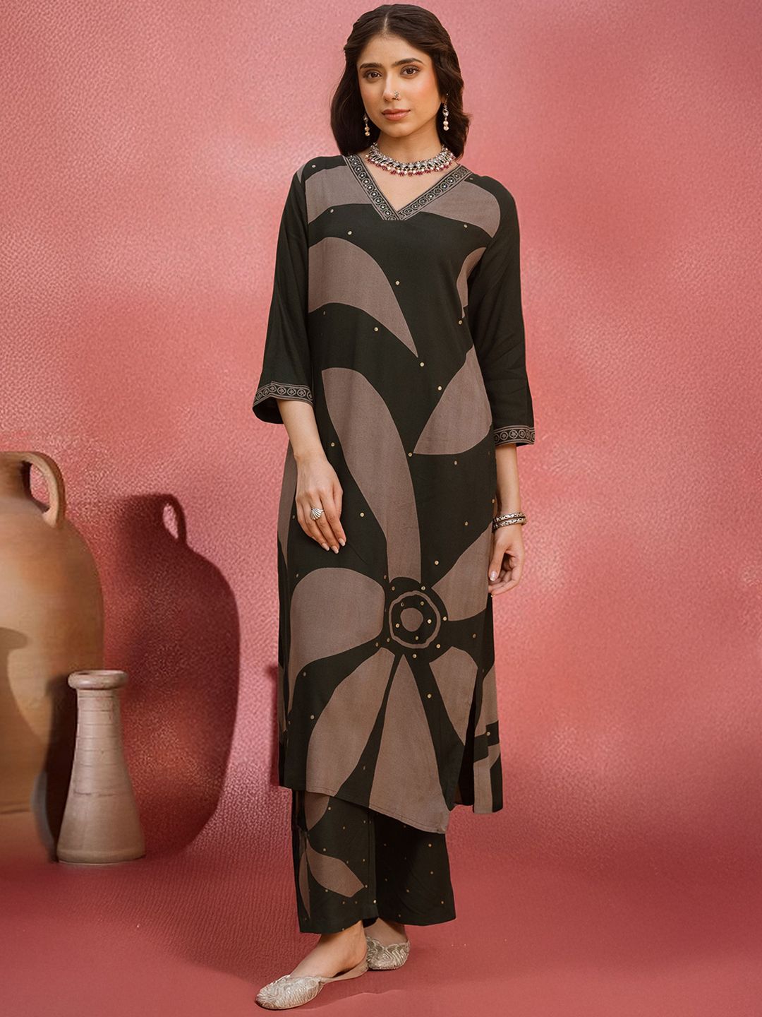 Sangria Printed V-Neck Straight Kurta & Palazzo