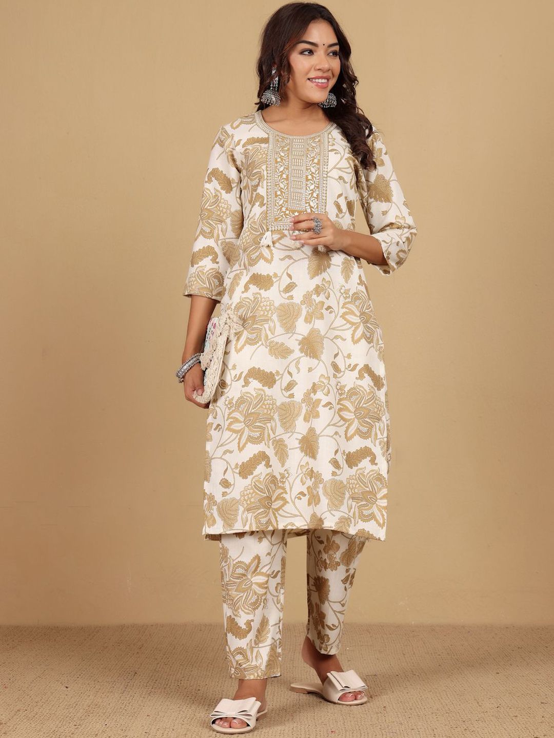 all about you Floral Printed Round Neck Thread Work Straight Kurta with Trouser
