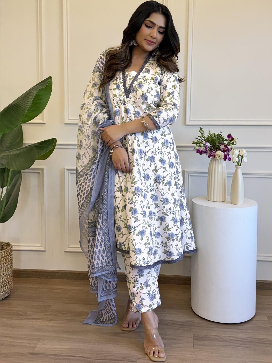 CaniBani Women Cotton Blend Kurta Sets